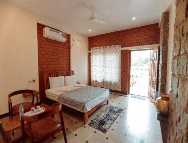 DELUXE COTTAGE